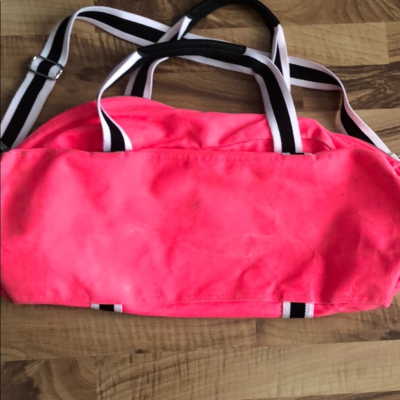 Victoria Secret PINK duffle bag - Picture 7 of 10